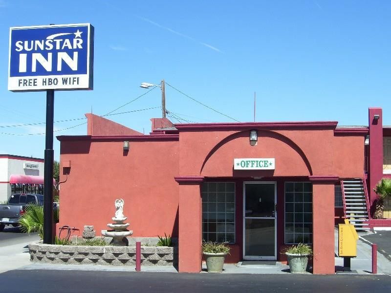 Sunstar Inn ロス・バナス エクステリア 写真